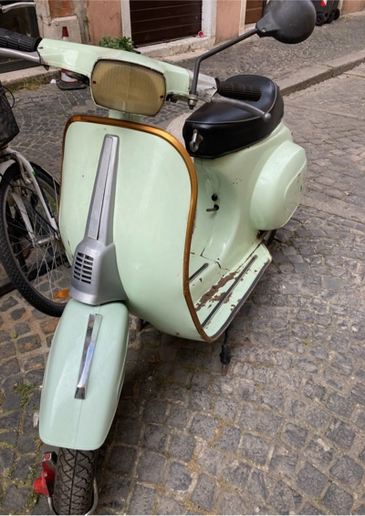 lysegrøn vespa